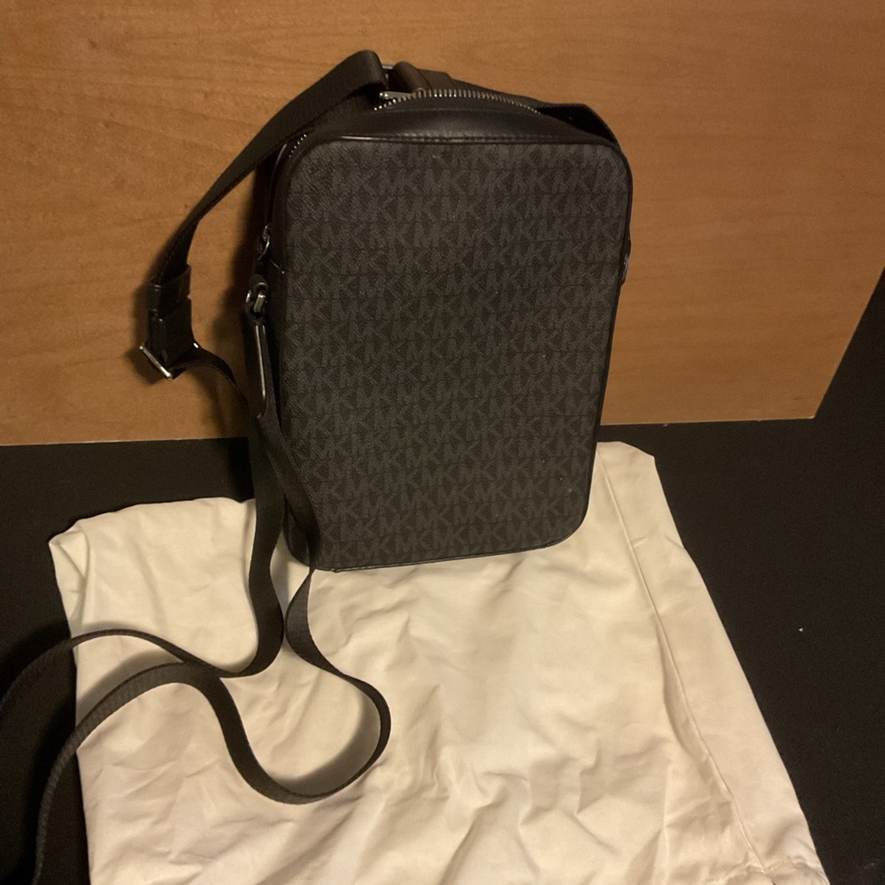 Michael Kors Black/Gray Logo Crossbody Bag - Picture 3 of 4